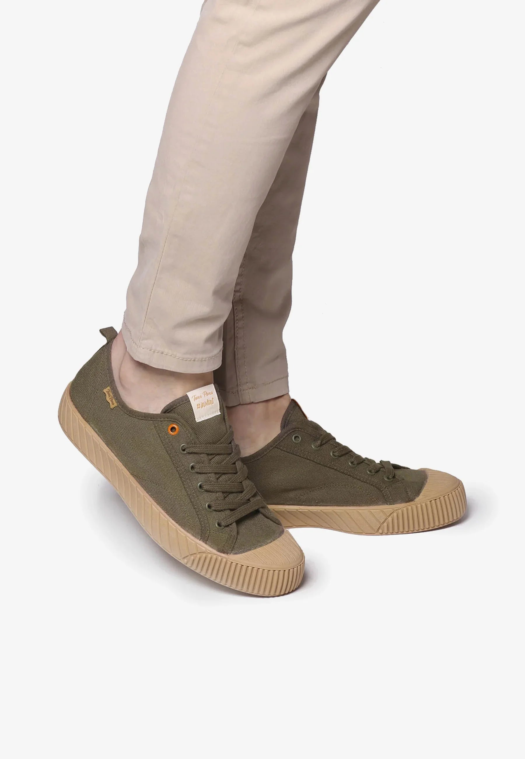 حذاء كاجوال رجالي اخضر جيو سي بي