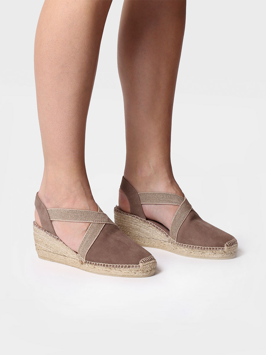 Taupe