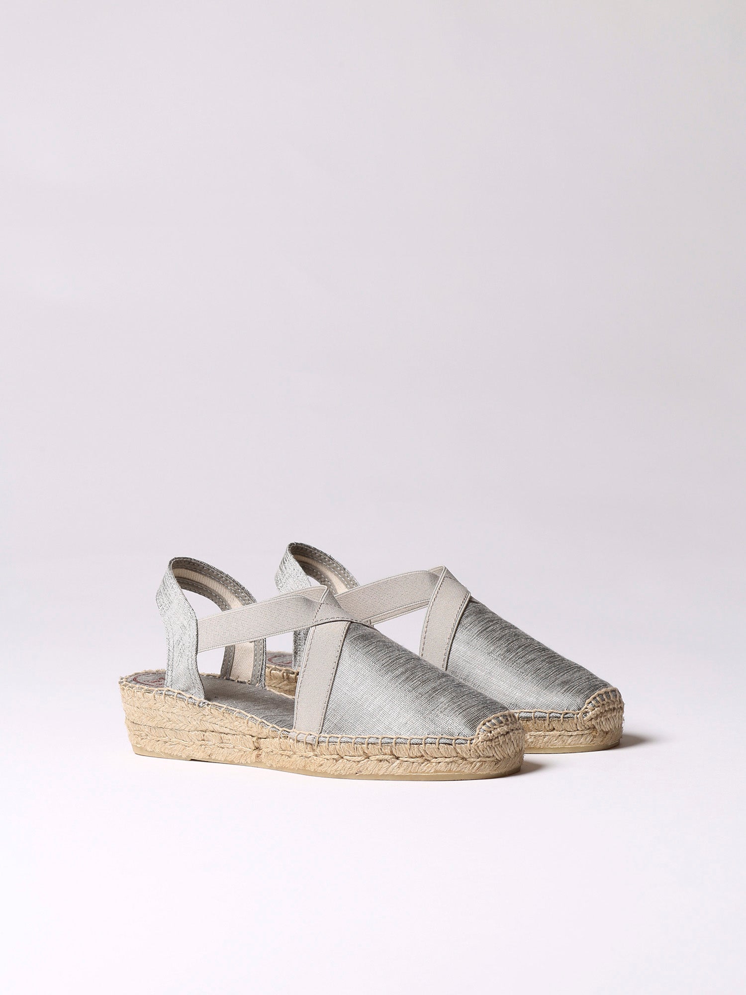 حذاء اسبادريل نسائي فضي فيك